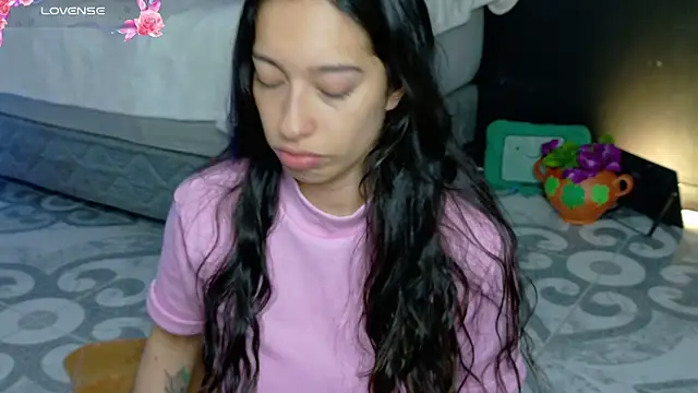 Noaah25  online show from April 2026 03:28:01 AM