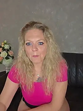 Snapshot of Anna-Lustig chatting on June 2026 09:57:02 AM Anna-Lustig online show from June 2026 09:57:02 AM