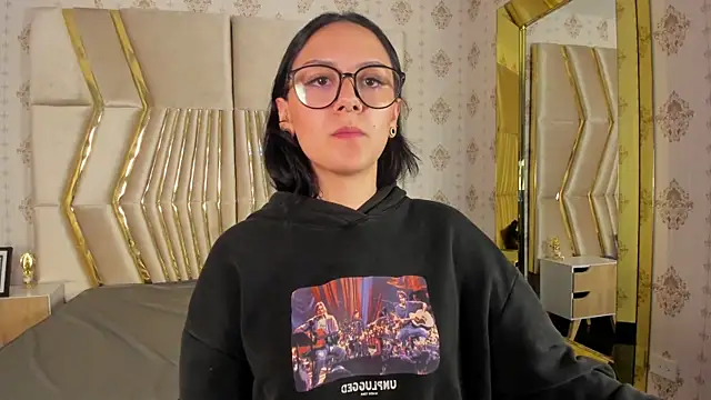 NiccolleHall online show from February 2026 01:35:02 AM