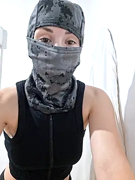 Snapshot of Mariposa-azul chatting on January 2026 05:18:01 PM Mariposa-azul online show from January 2026 05:18:01 PM