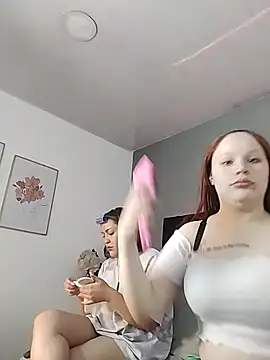 Crystaa12 online show from February 2026 12:33:02 PM