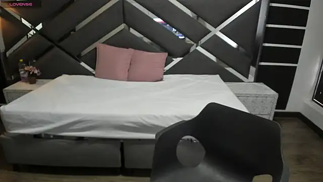 Ambarross  online show from January 2026 12:09:02 PM