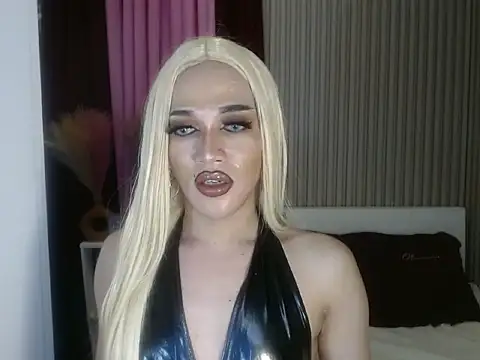 Kendalllust online show from May 2026 02:12:01 PM