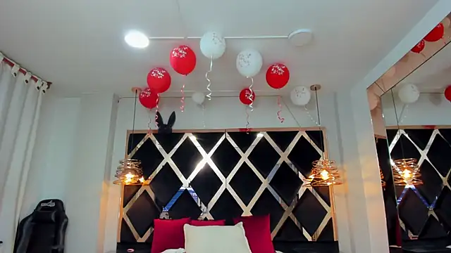 Mia cartther online show from February 2026 11:00:01 AM