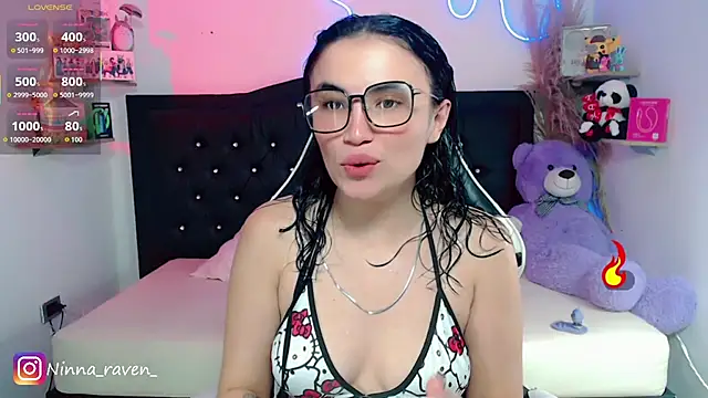 AriaDark online show from May 2026 10:04:02 PM