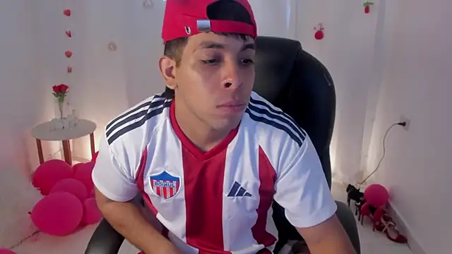 Snapshot of shooting_wilson chatting on February 2026 04:04:02 PM shooting wilson online show from February 2026 04:04:02 PM