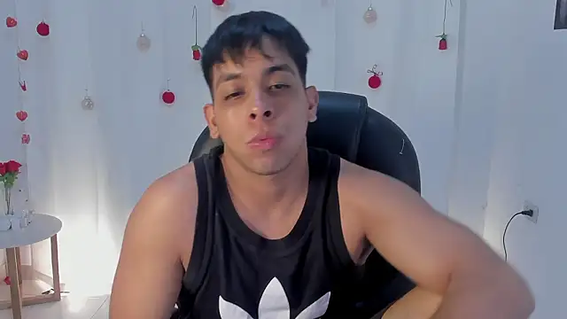 Snapshot of shooting_wilson chatting on February 2026 11:50:02 PM shooting wilson online show from February 2026 11:50:02 PM