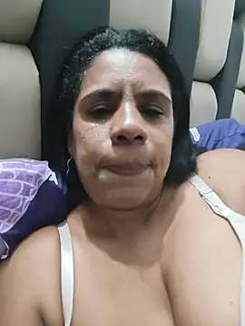 Zeyllyjhonson online show from April 2026 12:00:02 PM