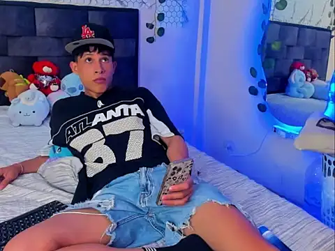 Adam hottie online show from April 2026 02:28:02 AM