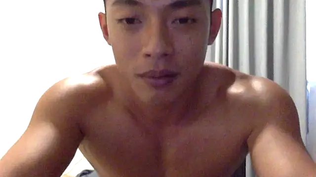 Snapshot of Yooo17 chatting on April 2026 04:35:01 AM Yooo17 online show from April 2026 04:35:01 AM
