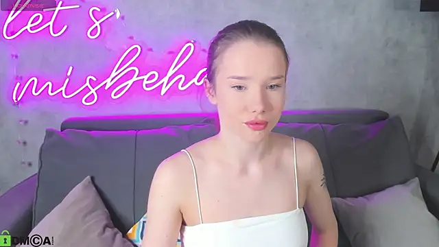 Nicole Vasquez online show from April 2026 01:14:01 AM