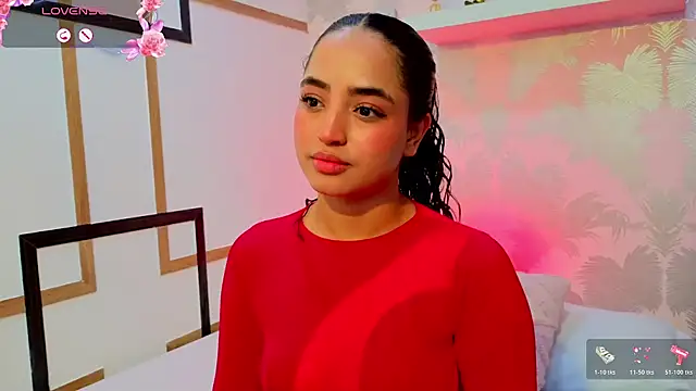 Snapshot of Emma_Thompssonn chatting on July 2026 12:07:02 PM Emma Thompssonn online show from July 2026 12:07:02 PM