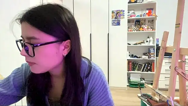 Snapshot of SaintMari chatting on April 2026 12:18:01 PM SaintMari online show from April 2026 12:18:01 PM