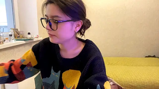 Snapshot of SaintMari chatting on May 2026 02:15:02 PM SaintMari online show from May 2026 02:15:02 PM