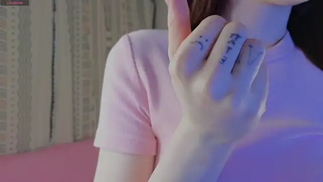 CarmaOlen online show from April 2026 07:18:02 PM