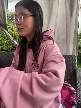 StrawberryPink  online show from March 2026 11:35:01 AM