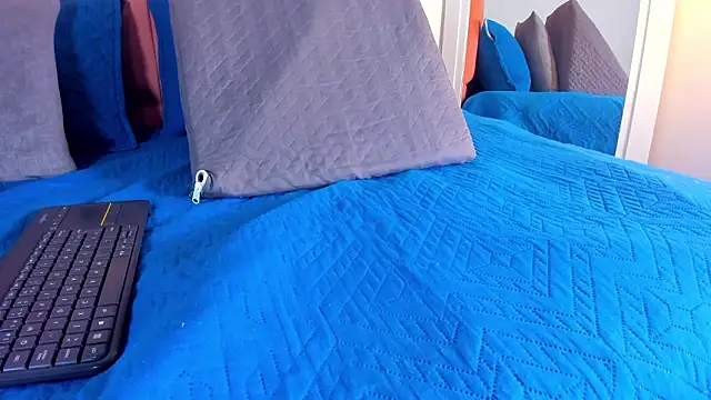 rose thompson19 online show from February 2026 07:09:02 PM