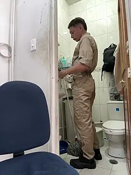 santiObrero online show from April 2026 03:01:02 PM