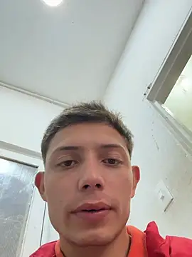 santiObrero online show from May 2026 03:09:02 PM