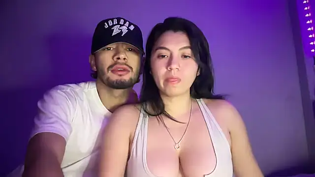 Hotte een online show from February 2026 01:02:01 AM