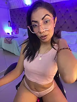 Auri   online show from March 2026 07:30:01 PM