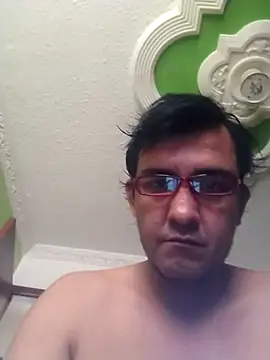 Juanstevan2724 online show from February 2026 04:56:01 PM