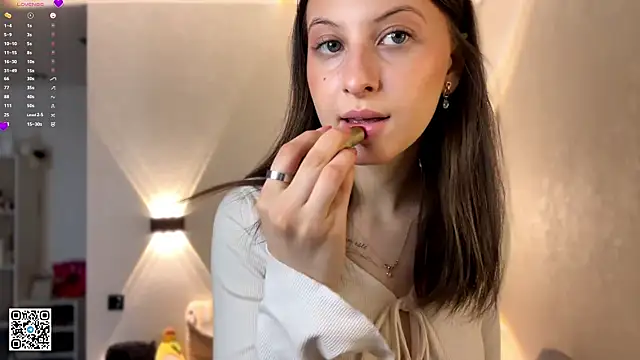 LouiseChavez online show from April 2026 02:07:02 PM