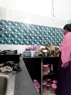 Snapshot of Hot-Tinaa chatting on February 2026 02:33:01 AM Hot-Tinaa online show from February 2026 02:33:01 AM