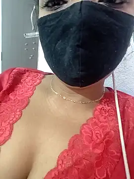 Snapshot of Hot-Tinaa chatting on March 2026 11:29:02 PM Hot-Tinaa online show from March 2026 11:29:02 PM