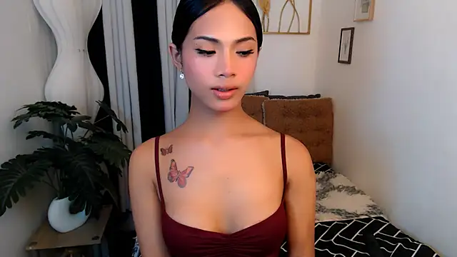 Snapshot of PrettyChloe_Ts chatting on June 2026 03:58:01 PM PrettyChloe Ts online show from June 2026 03:58:01 PM