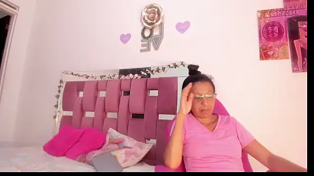 Livia Coxs online show from April 2026 08:47:01 PM