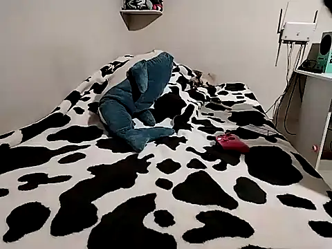 AkitaPolxn online show from February 2026 08:46:02 AM