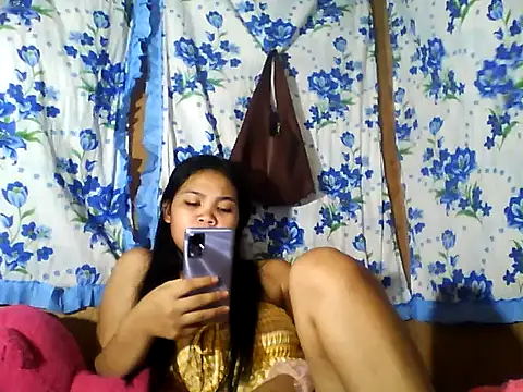 Snapshot of PinaySkinnyJust18 chatting on June 2026 04:29:01 AM PinaySkinnyJust18 online show from June 2026 04:29:01 AM