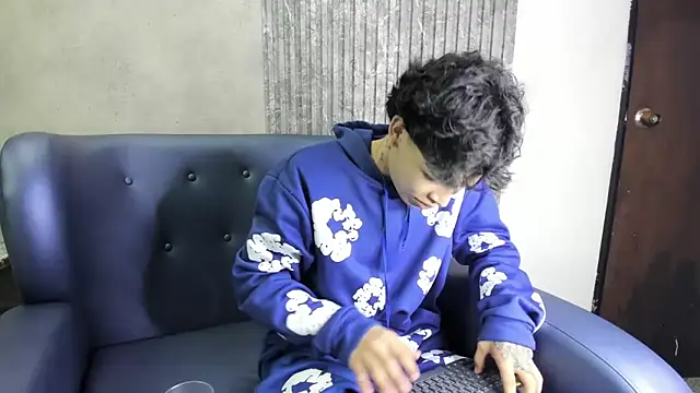 Dogan Renzo0 online show from February 2026 08:27:01 PM