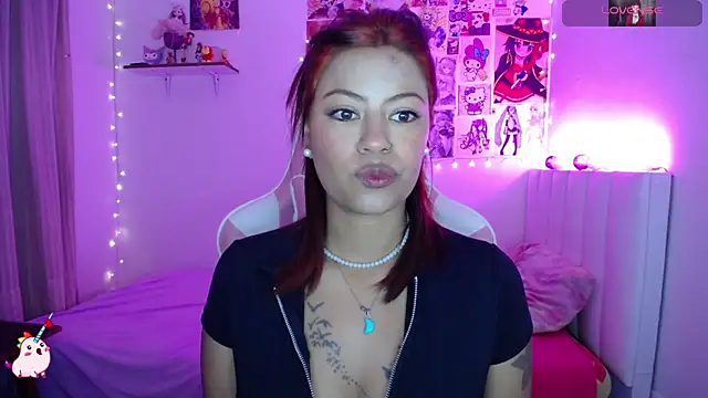 Danna Soffia online show from August 2026 12:52:02 PM