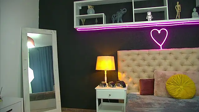 Snapshot of TaniaKaverina chatting on February 2026 05:36:02 AM TaniaKaverina online show from February 2026 05:36:02 AM