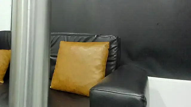 Snapshot of KiaraBlack_01 chatting on February 2026 09:57:02 PM KiaraBlack 01 online show from February 2026 09:57:02 PM