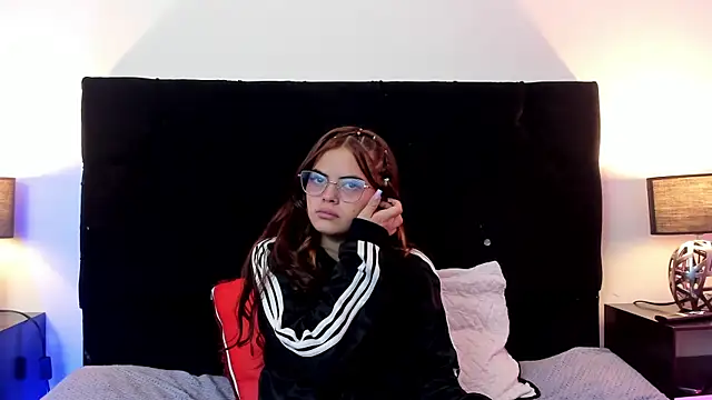 Snapshot of queen_missy chatting on July 2026 09:21:01 PM queen missy online show from July 2026 09:21:01 PM