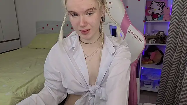 Snapshot of Mia_WaterFall chatting on February 2026 03:18:01 AM Mia WaterFall online show from February 2026 03:18:01 AM