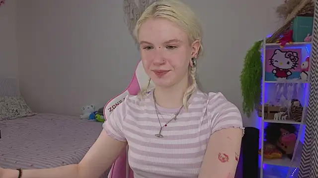 Snapshot of Mia_WaterFall chatting on April 2026 03:37:02 AM Mia WaterFall online show from April 2026 03:37:02 AM