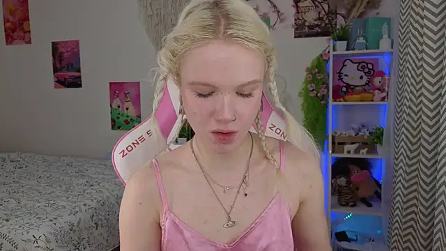 Snapshot of Mia_WaterFall chatting on May 2026 03:15:01 AM Mia WaterFall online show from May 2026 03:15:01 AM