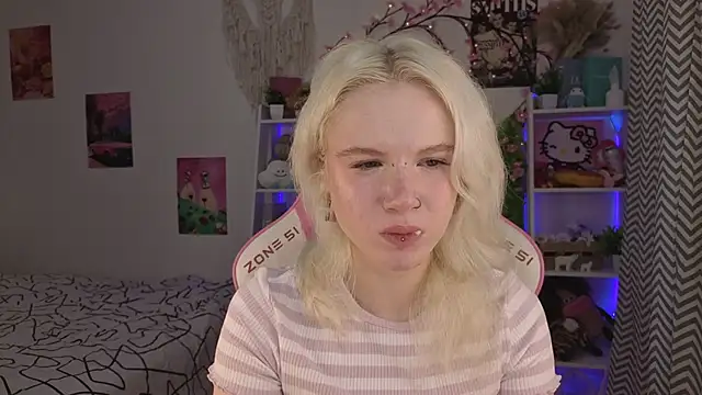 Snapshot of Mia_WaterFall chatting on May 2026 03:26:02 AM Mia WaterFall online show from May 2026 03:26:02 AM