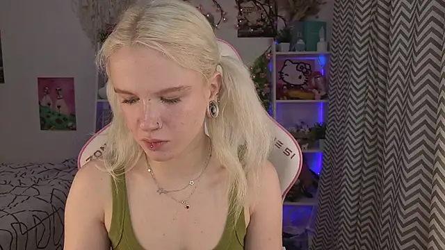 Snapshot of Mia_WaterFall chatting on May 2026 03:26:01 AM Mia WaterFall online show from May 2026 03:26:01 AM