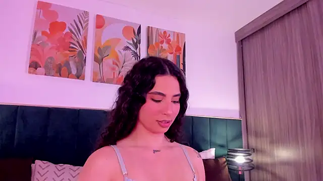 Snapshot of IrinaBlanc chatting on March 2026 12:13:02 AM IrinaBlanc online show from March 2026 12:13:02 AM