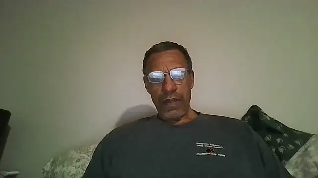 swimmer2496 online show from February 2026 03:07:02 AM