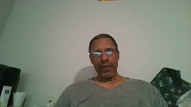 swimmer2496 online show from February 2026 11:03:01 PM
