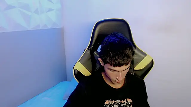 Akyra latinn online show from February 2026 02:13:02 PM