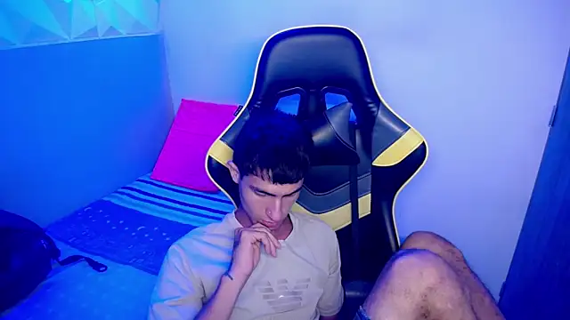 Akyra latinn online show from February 2026 04:30:01 PM