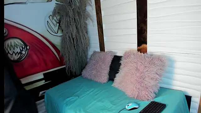 Mila toro online show from February 2026 07:56:02 PM