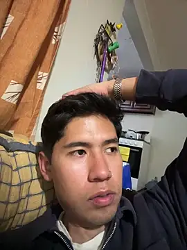 Jleonardolr online show from March 2026 11:33:01 PM